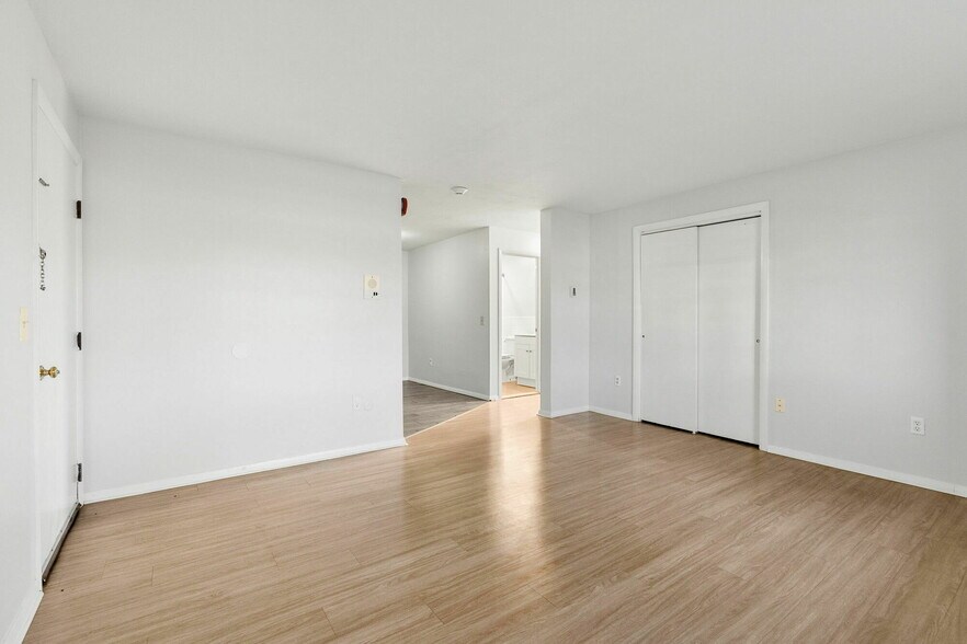 More Photos Of 1669-1671 Main St, Leicester Apartments For Sale