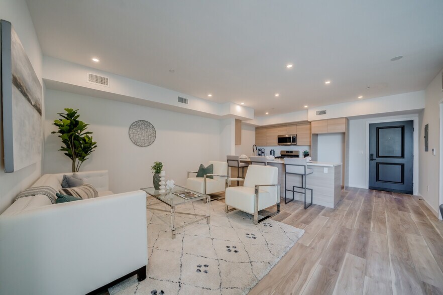 More Photos Of 7018 Alabama Ave, Canoga Park Apartments For Sale