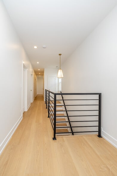 More Photos Of 6044 Eberhart ave, Chicago Apartments For Sale