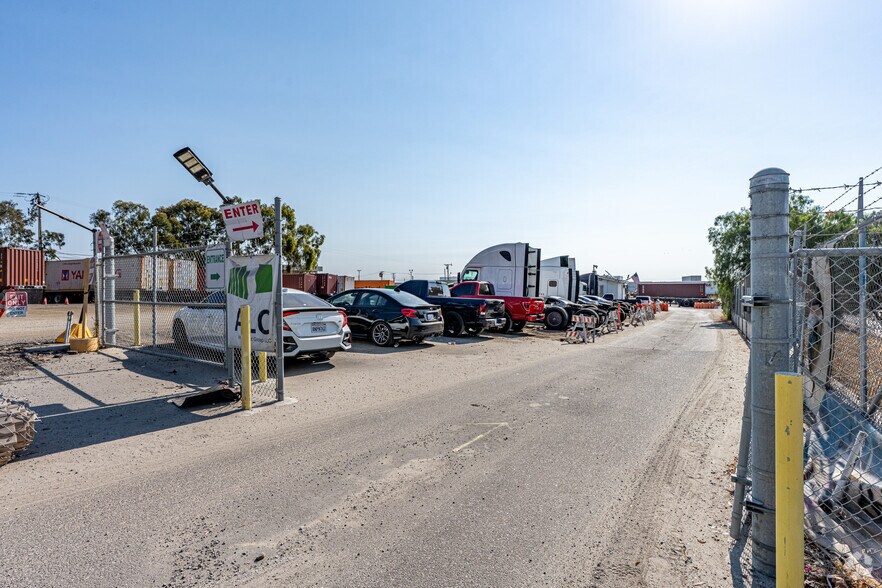 More Photos Of 1660 E 32nd St, Long Beach Land For Lease