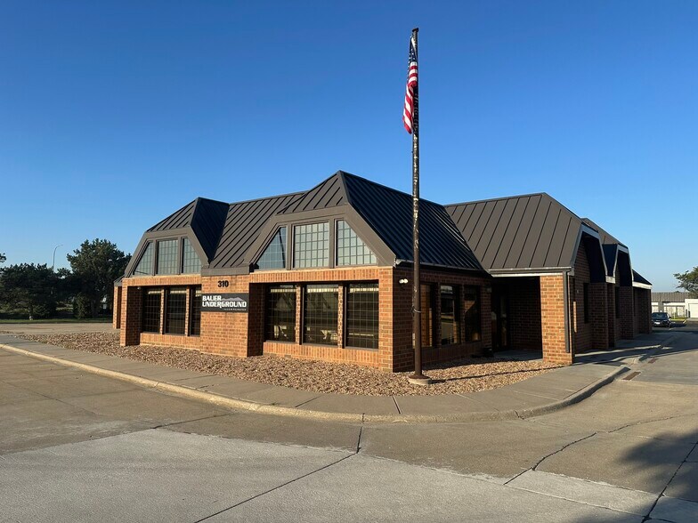 Primary Photo Of 3031 NW 12th st, Lincoln Office For Sale