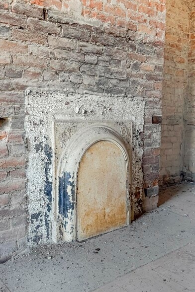 More Photos Of 706 N Main St, Columbia Office Residential For Sale