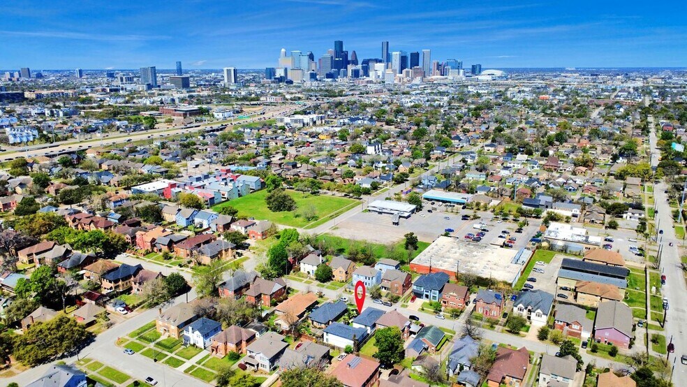 More Photos Of 2620 Arbor St, Houston Apartments For Sale