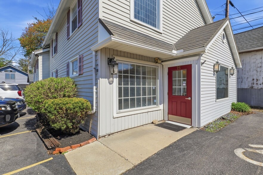More Photos Of 25 S Main St, Pittsford Freestanding For Sale