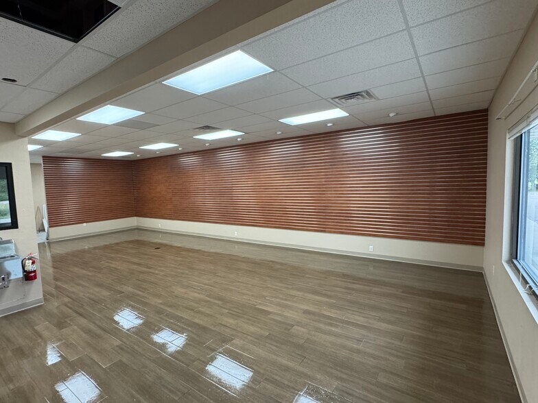 More Photos Of 200 Golfview Rd, Cecil Storefront Retail Office For Lease