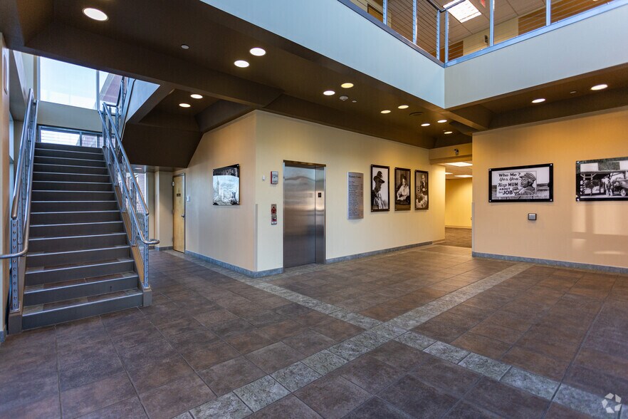 More Photos Of 575 Oak Ridge Tpke, Oak Ridge Medical For Sale