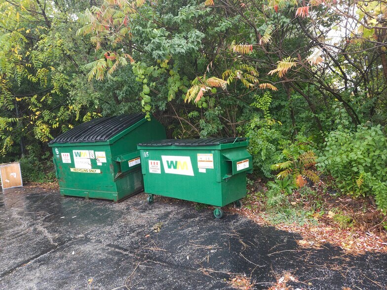 More Photos Of 840-876 N Ridge Ave, Lombard Warehouse For Lease