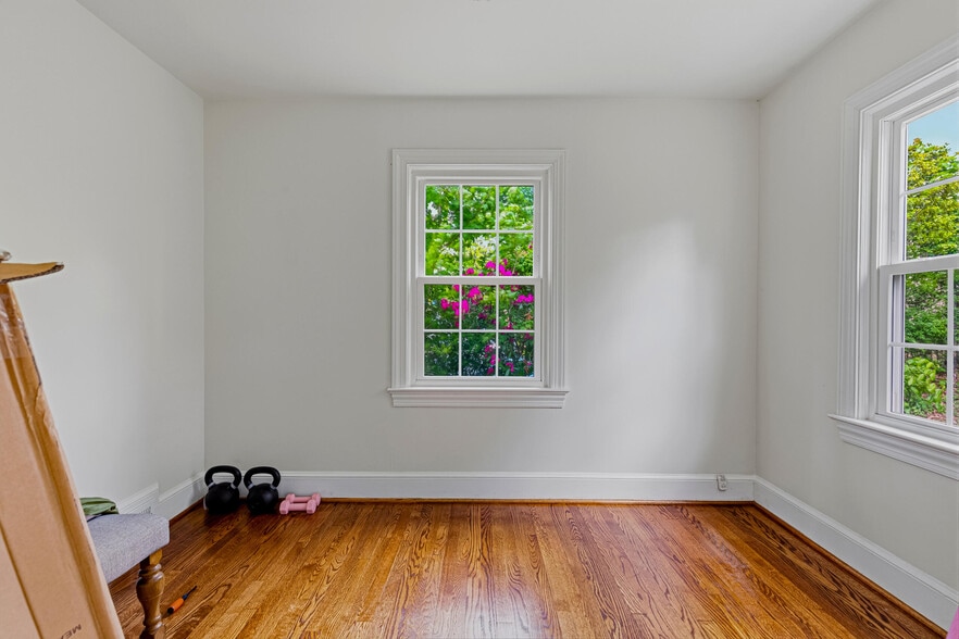More Photos Of 109 Broadview Ave, Warrenton Storefront Retail Office For Sale