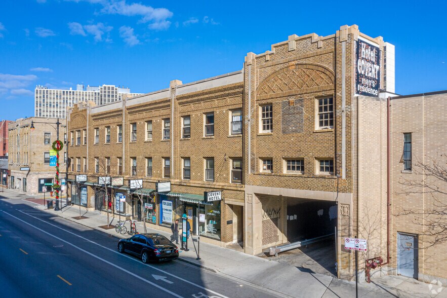 More Photos Of 2653 N Clark St, Chicago Apartments For Lease