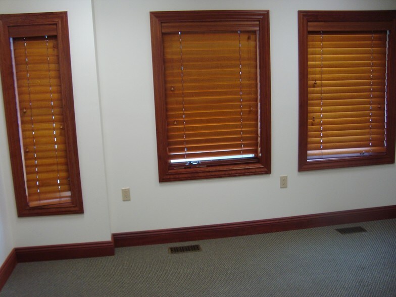 More Photos Of 1015 New Rd, Northfield Medical For Sale