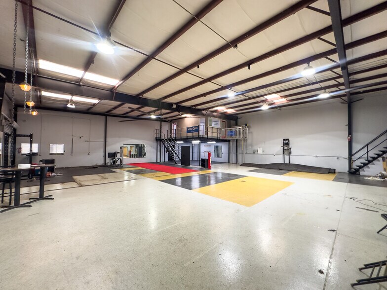 More Photos Of 2315 E 3rd Ave, Tampa Warehouse For Lease