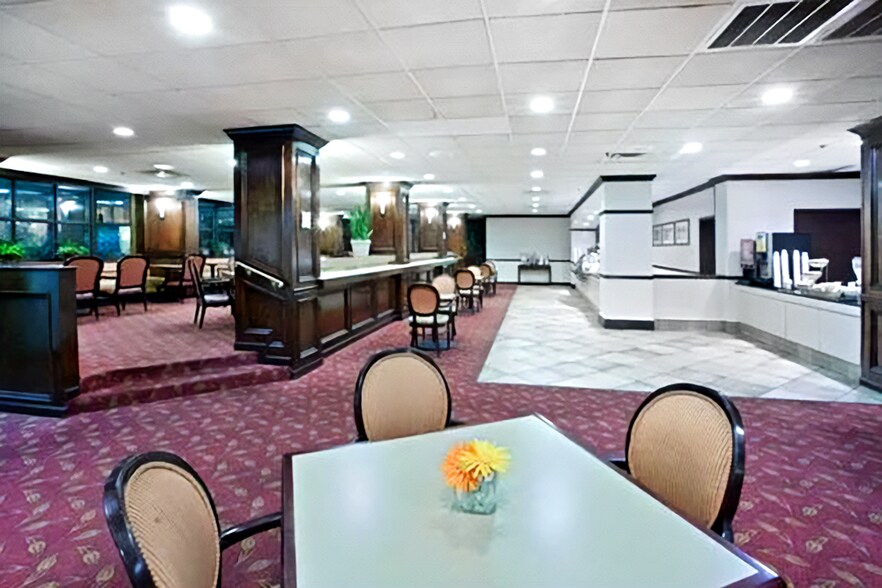 More Photos Of 617 S Broadway, Little Rock Hotel For Sale