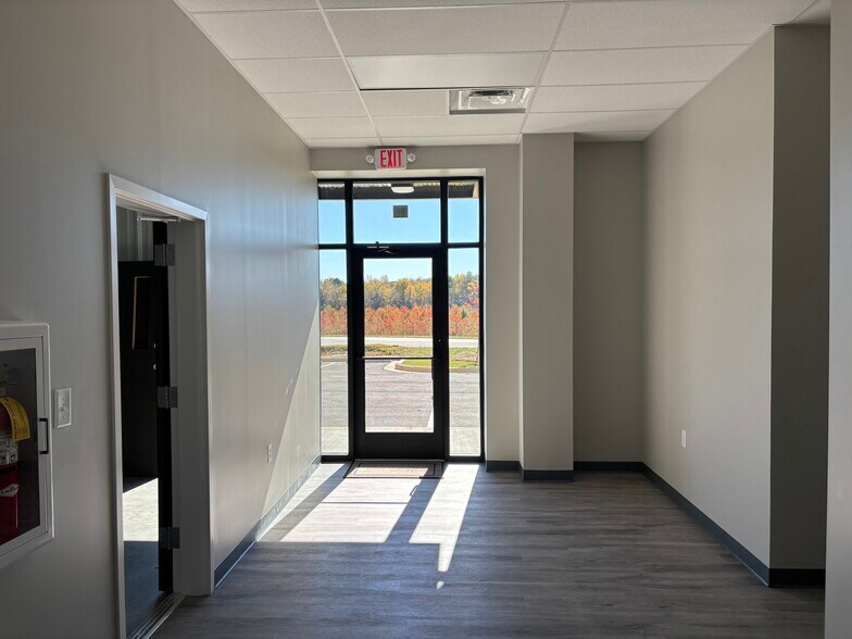 More Photos Of Cass White Rd NE, Cartersville Warehouse For Lease