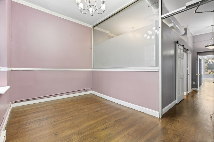 More Photos Of 133 E 39th St, New York Office Residential For Lease