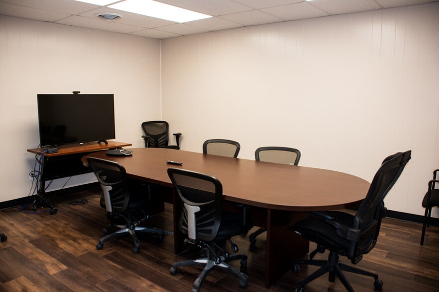 More Photos Of 2057 Commerce Dr, Midland Flex For Lease
