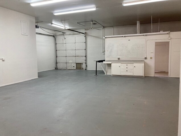 More Photos Of 601 E 44th St, Garden City Warehouse For Lease