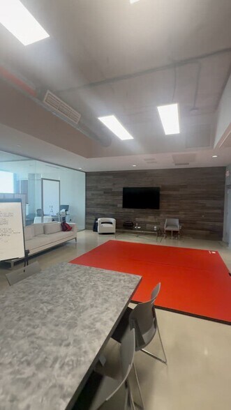 Primary Photo Of 2920-2950 NE 207th St, Aventura Unknown For Lease