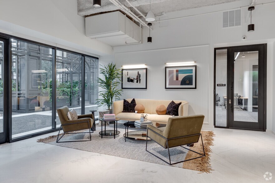 More Photos Of 3200 E Camelback Rd, Phoenix Coworking Space