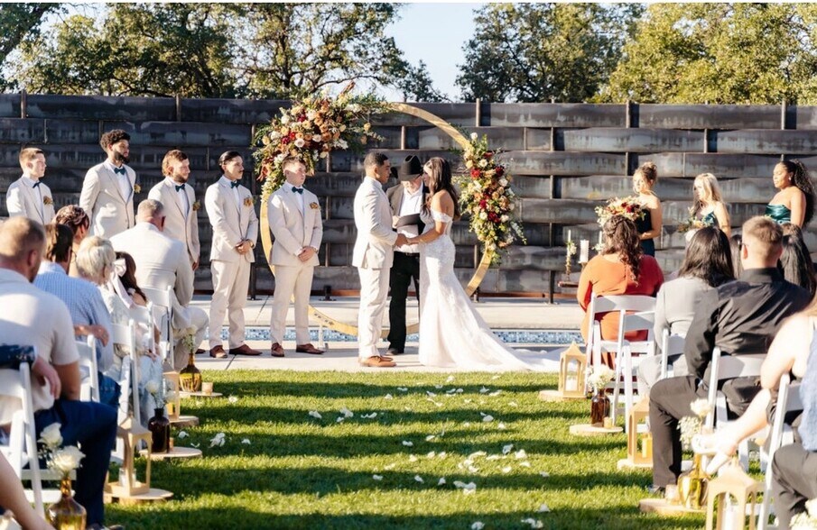 More Photos Of 16710 Oak Hollow Dr, Cottonwood Lodge Meeting Hall For Sale