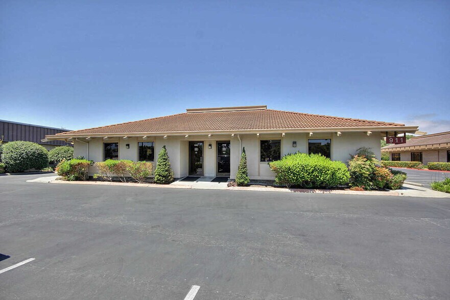 More Photos Of 945 Blanco Cir, Salinas Medical For Lease