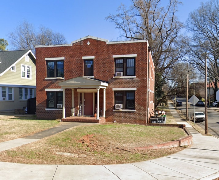 Primary Photo Of 600 Hawthorne Ln, Charlotte Multifamily For Sale