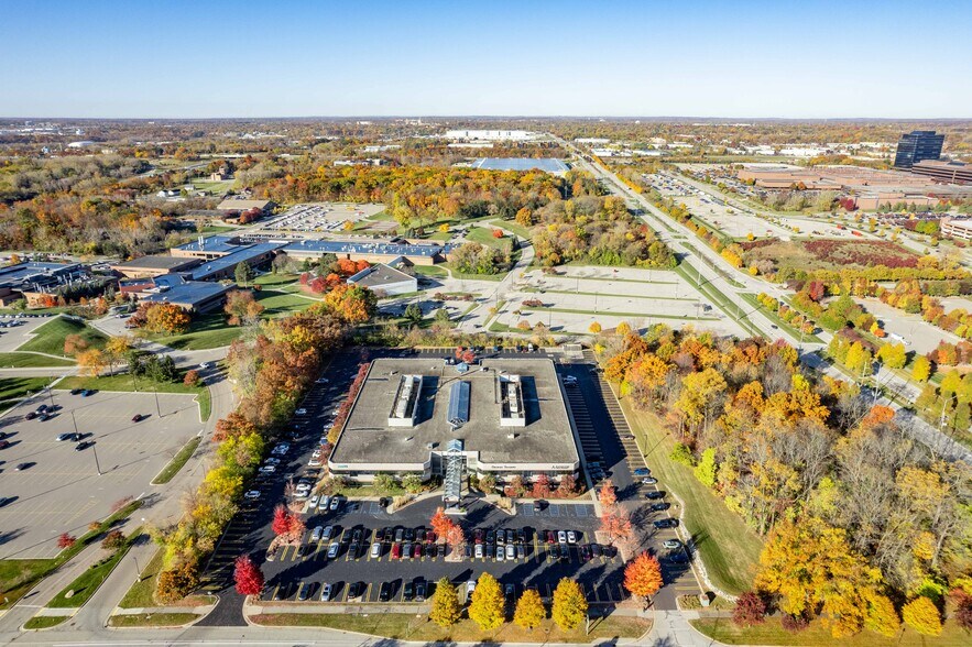 More Photos Of 691 N Squirrel Rd, Auburn Hills Office For Lease