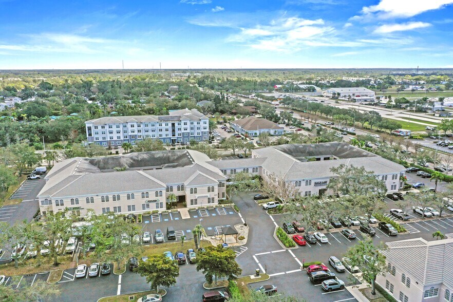 More Photos Of 2803 Fruitville Rd, Sarasota Medical For Sale