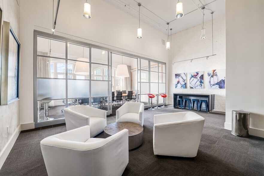 More Photos Of 315 E Bay St, Jacksonville Office For Lease