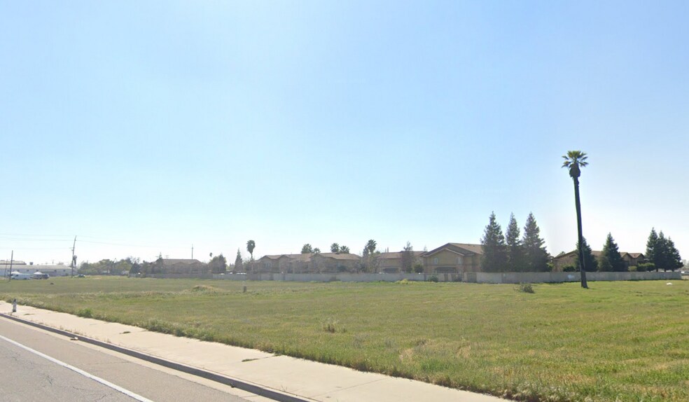 More Photos Of 2580 Land - 2580 South Elm Avenue Ave, Fresno Land For Lease