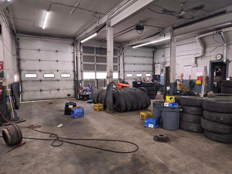 More Photos Of 37 Chester Rd, Springfield Auto Repair For Sale