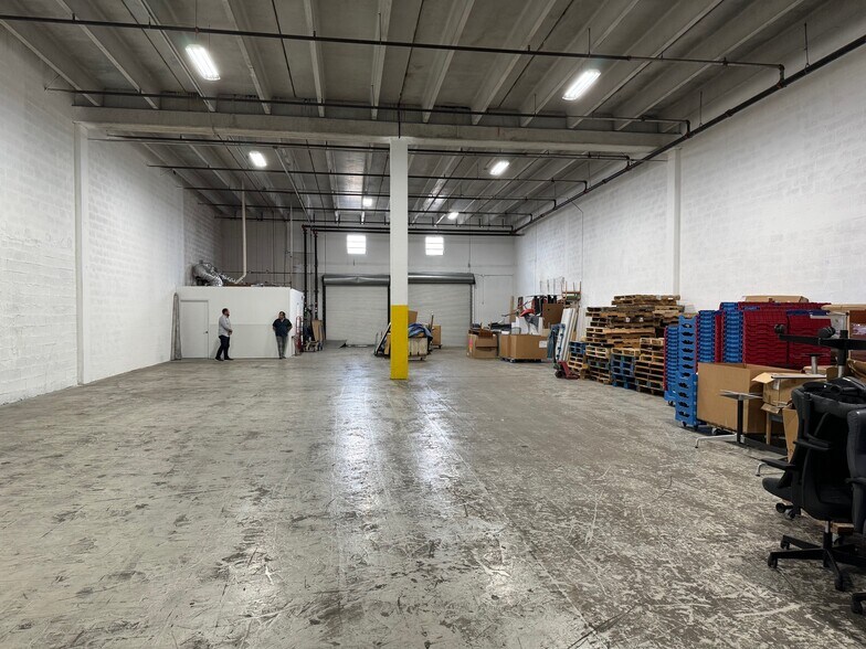 More Photos Of 8740-8890 NW 102nd St, Medley Warehouse For Lease