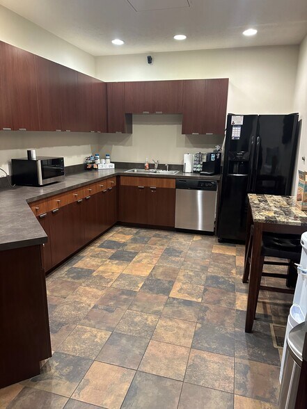 More Photos Of 3606-3614 N 163rd Plz, Omaha Loft Creative Space For Lease