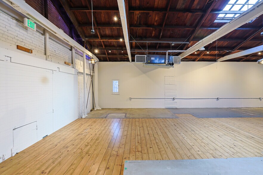 More Photos Of 350-360 Sunset Ave, Venice Warehouse For Lease