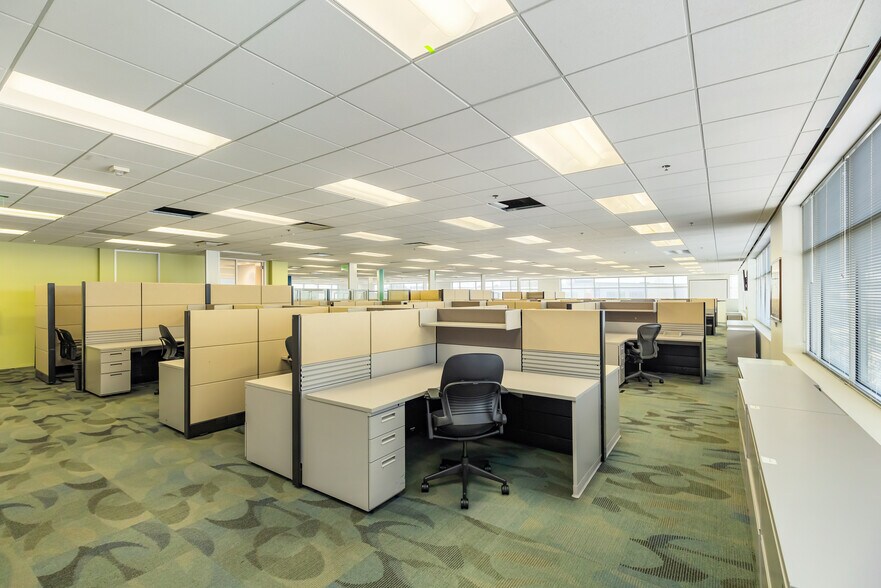 More Photos Of 10900 Corporate Centre Dr, Houston Office For Lease