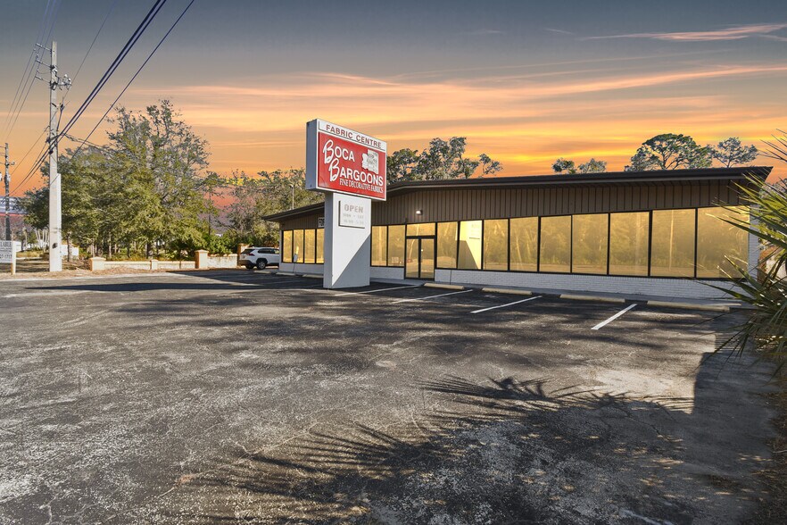 Primary Photo Of 5953 Roosevelt Blvd, Jacksonville Storefront Retail Office For Sale