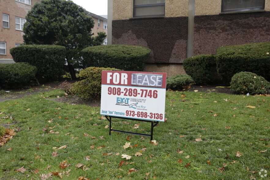 More Photos Of 700 N Broad St, Elizabeth Medical For Lease