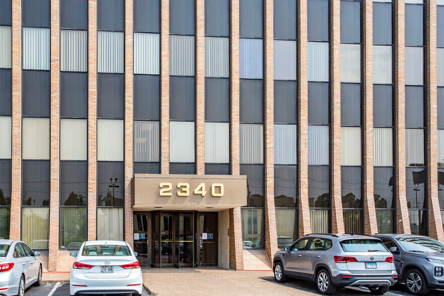 More Photos Of 2340 S River Rd, Des Plaines Office For Lease