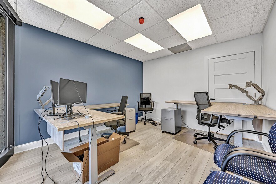 More Photos Of 3922 Electric Rd, Roanoke Office For Lease