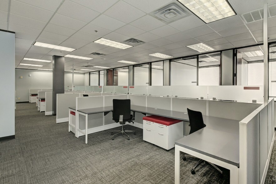 More Photos Of 210 Barton Springs Rd, Austin Office For Lease