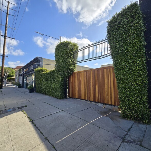 More Photos Of 920 N La Cienega Blvd, Los Angeles Storefront For Lease
