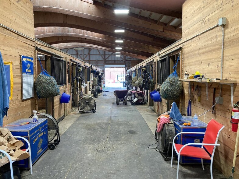 More Photos Of 2442 N Creek Rd, Lake View Horse Stables For Sale