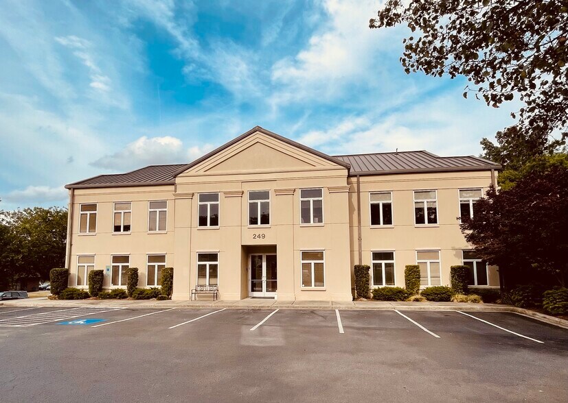 More Photos Of 249 Williamson Rd, Mooresville Medical For Lease