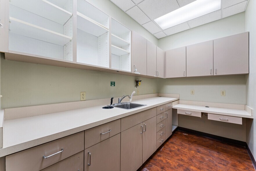 More Photos Of 3403 Rivers Edge Trl, Kingwood Medical For Lease