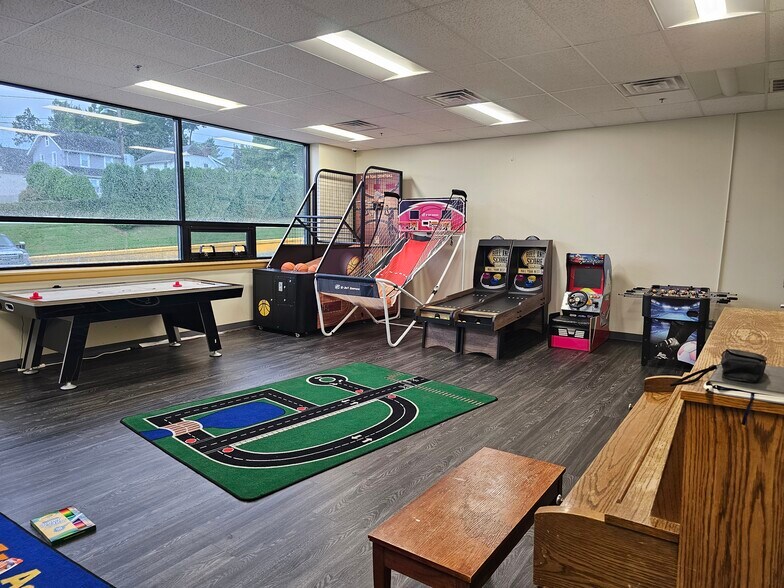 More Photos Of 38 Oakdene Ave, Teaneck Schools For Lease