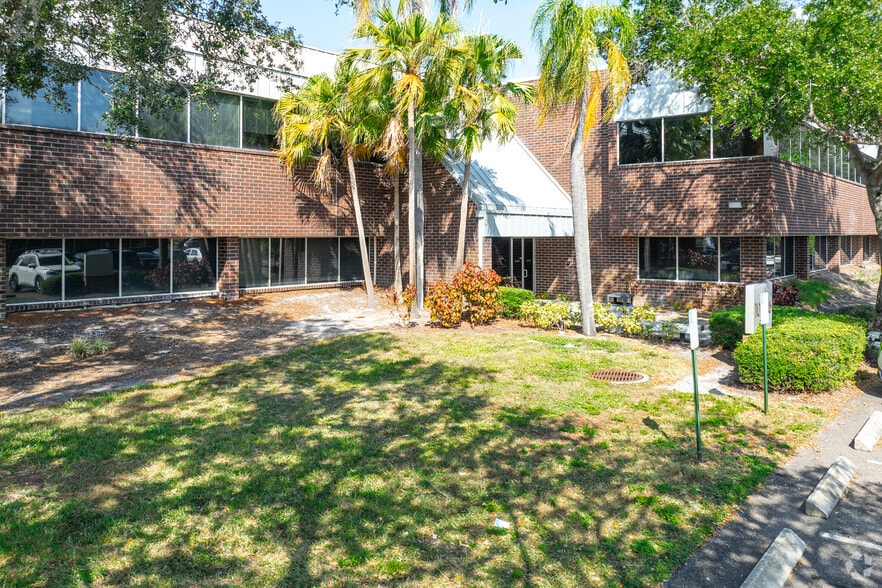 More Photos Of 10014 N Dale Mabry Hwy, Tampa Unknown For Lease