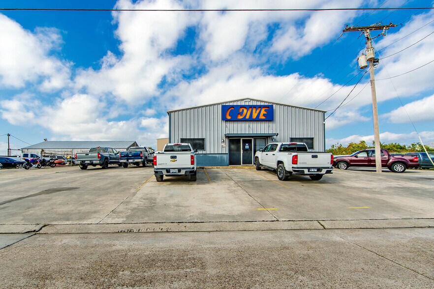 More Photos Of 1005 Saadi St, Houma Manufacturing For Sale