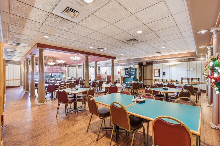 More Photos Of 2305 Wilmington Rd, New Castle Restaurant For Sale