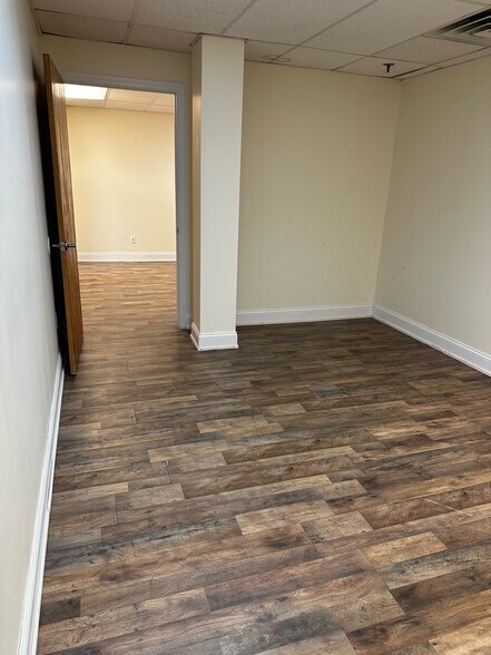 More Photos Of 272 N Bedford Rd, Mount Kisco Office For Sale