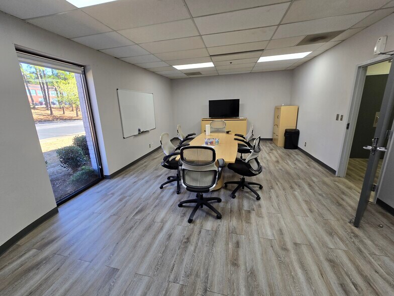 More Photos Of 5700 Highlands Pky SE, Smyrna Light Distribution For Lease