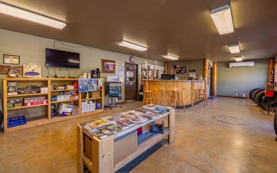 More Photos Of 2130 Big Horn Ave, Cody General Retail For Sale